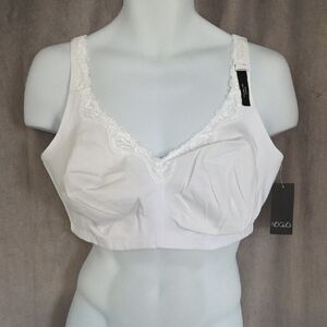 NWT Wireless 42DD Voglo Elegant White Lace Trim Bra